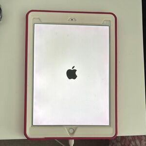 Apple 9.7 inch iPad with Case